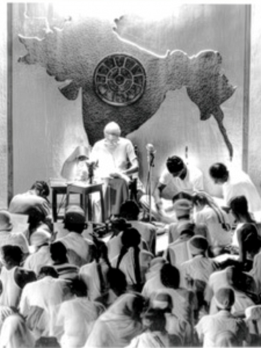 Darshan Photo -The Mother and Sri Aurobindo (24 April 1950)